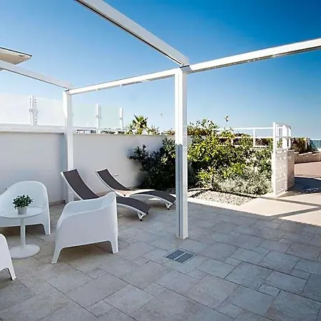 Vilu Mare 4* פולינאנו א מארה