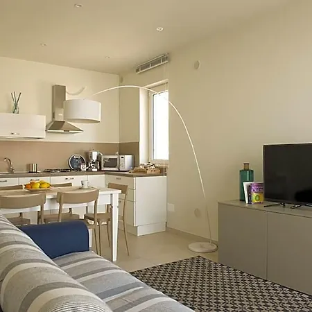 מלון דירות Vilu Mare 4*