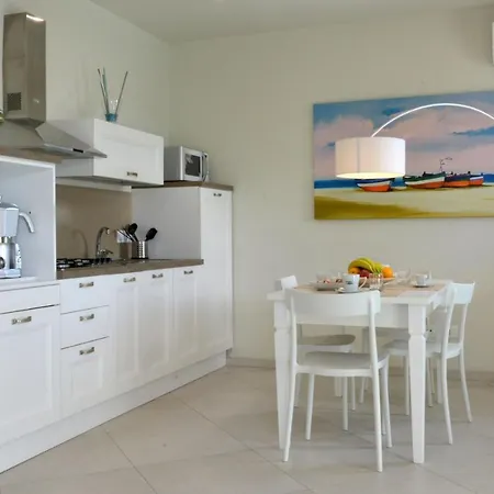 Vilu Mare 4* Полиньяно-а-Маре